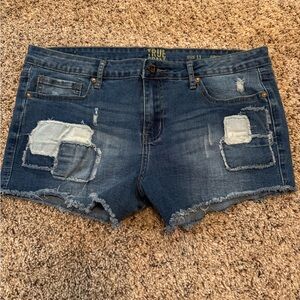 True Craft Medium Blue Distressed Jean Shorts size 11